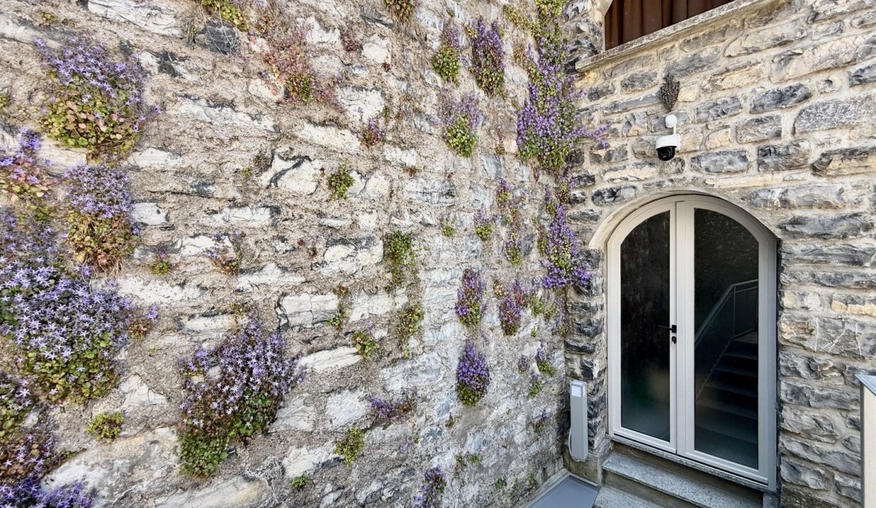 Casa Fronte Lago Como Lezzeno con Giardino