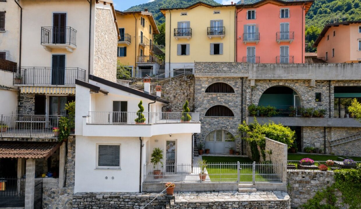 Casa Fronte Lago Como Lezzeno con Giardino