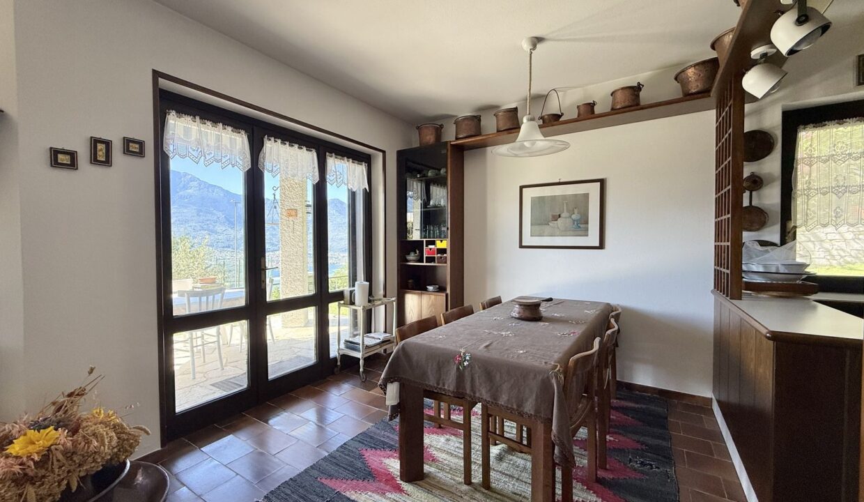 Villa Indipendente con Giardino Vista Lago Montemezzo