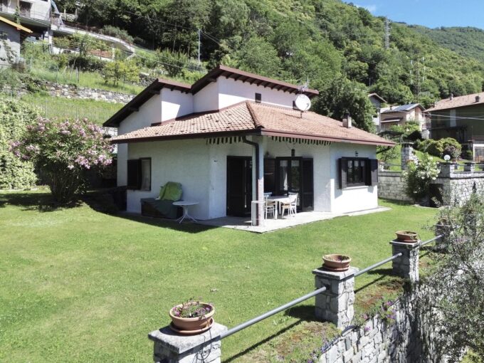 Villa Indipendente con Giardino Vista Lago Montemezzo