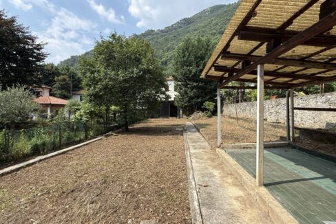 Casa Indipendente Dongo con Giardino