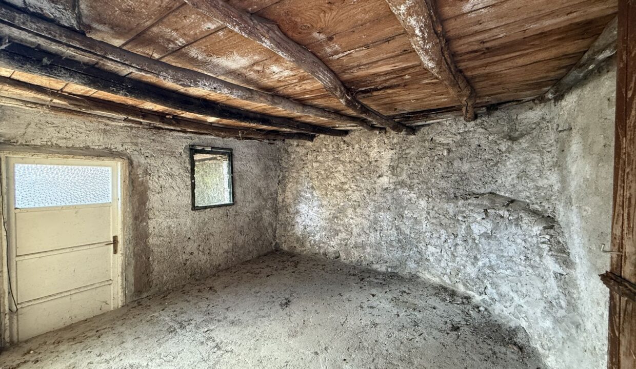 Casa Indipendente Dongo con Giardino