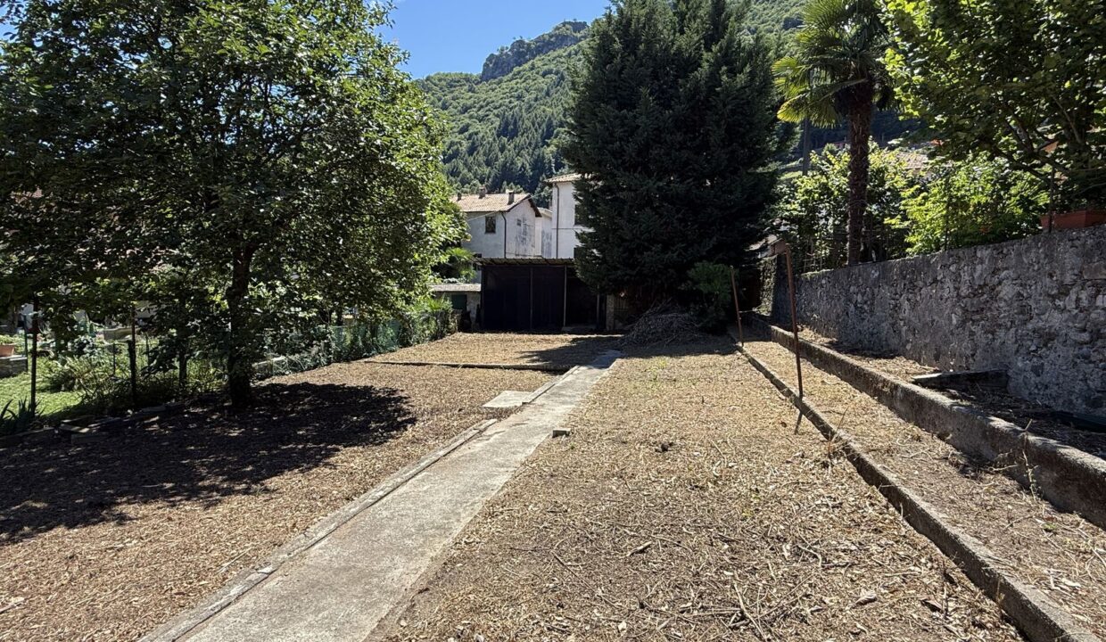 CASA con Giardino Lago Como RIf.C028 -02-07-2026 alle 15-43-40 56_rid