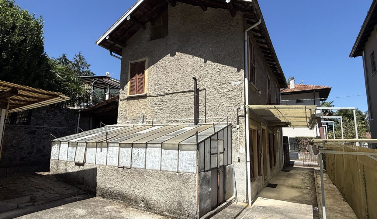 Casa Indipendente Dongo con Giardino