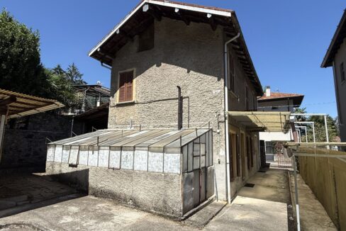 Casa Indipendente Dongo con Giardino