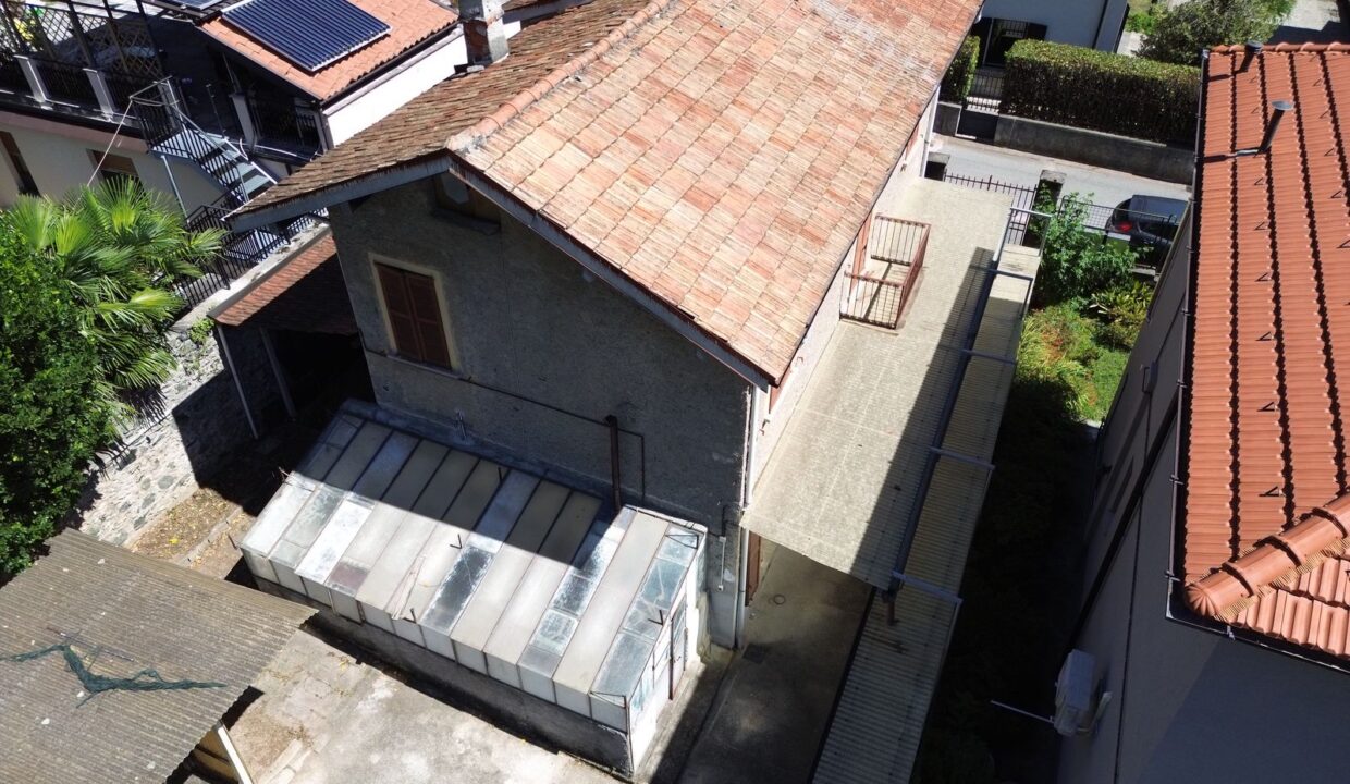 Casa Indipendente Dongo con Giardino
