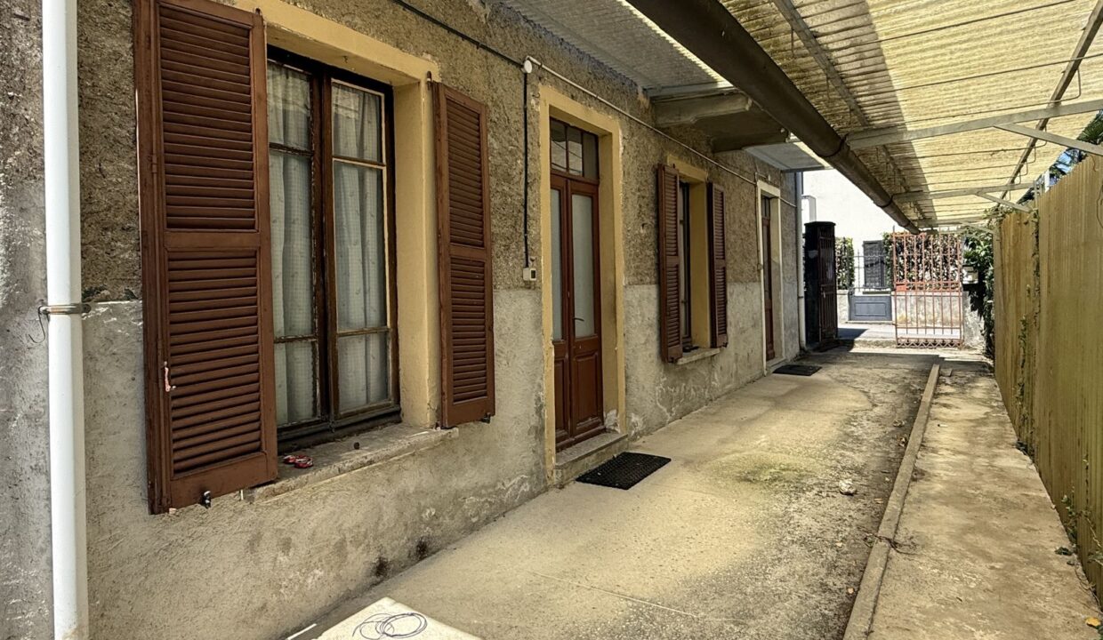 Casa Indipendente Dongo con Giardino