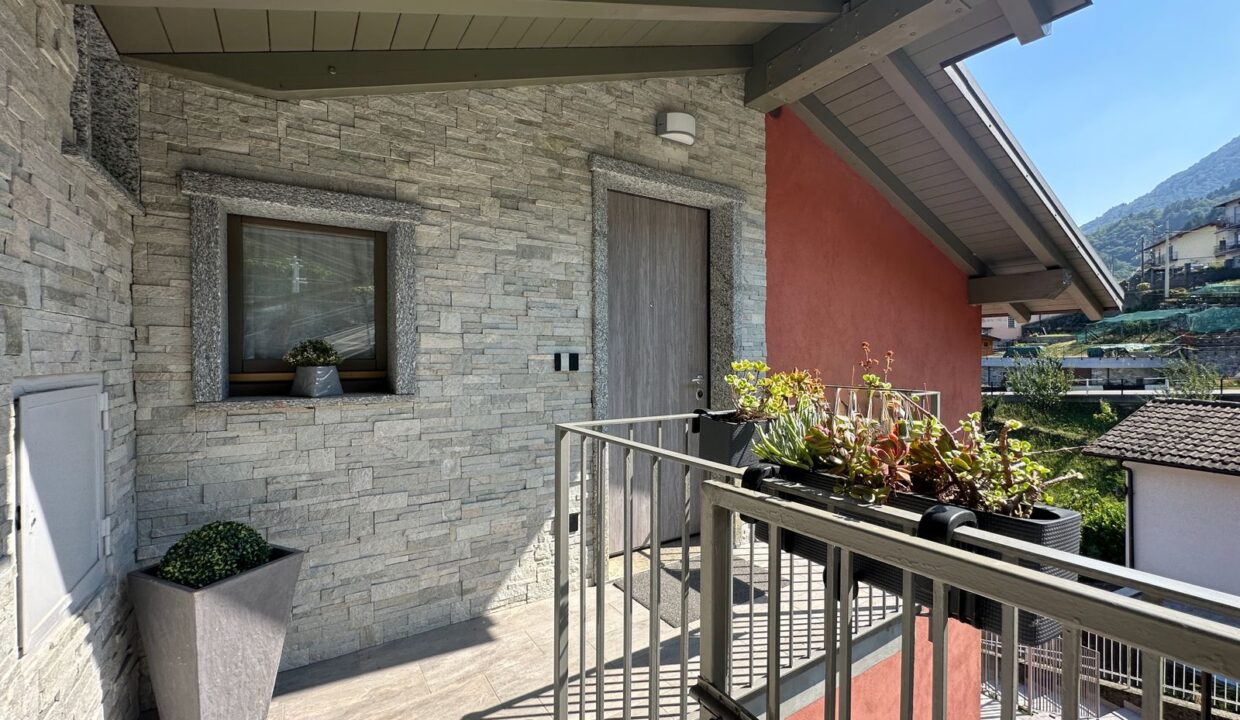 Appartamento Musso Vista Lago con Terrazzi e Garage