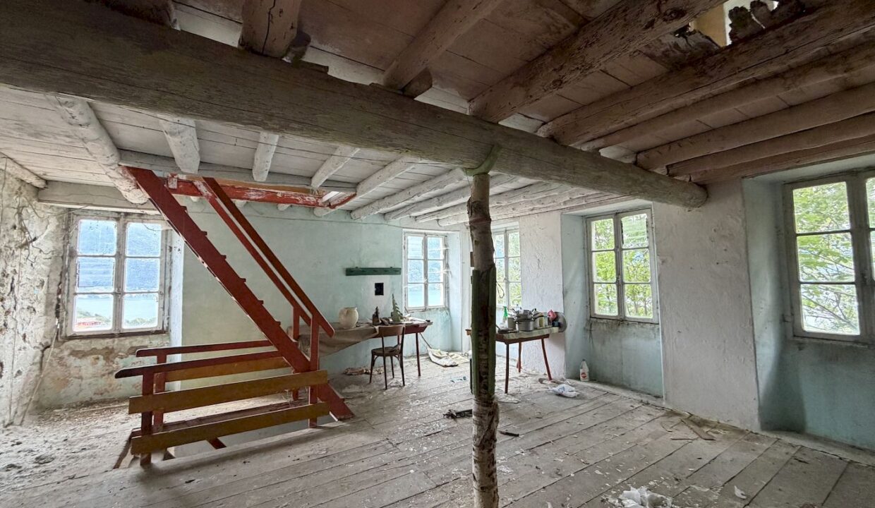 Rustici da Ristrutturare Vista Lago Como San Siro