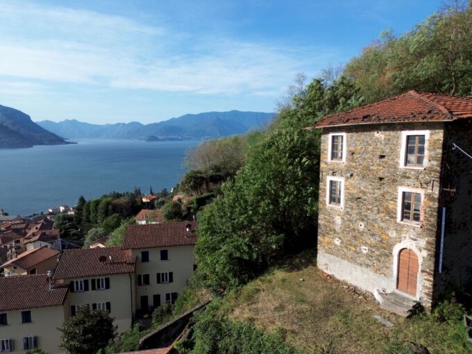 Rustici da Ristrutturare Vista Lago Como San Siro