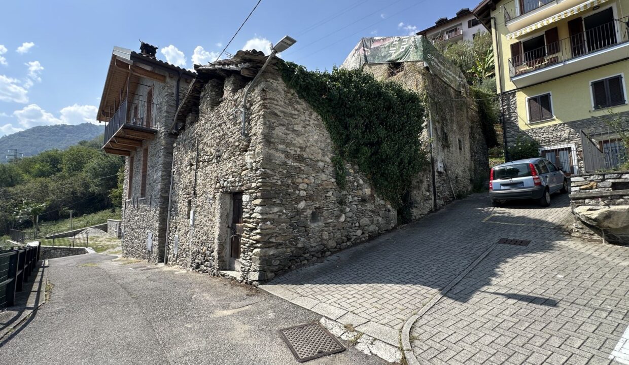Rustico da Ristrutturare Domaso Vista Lago Como