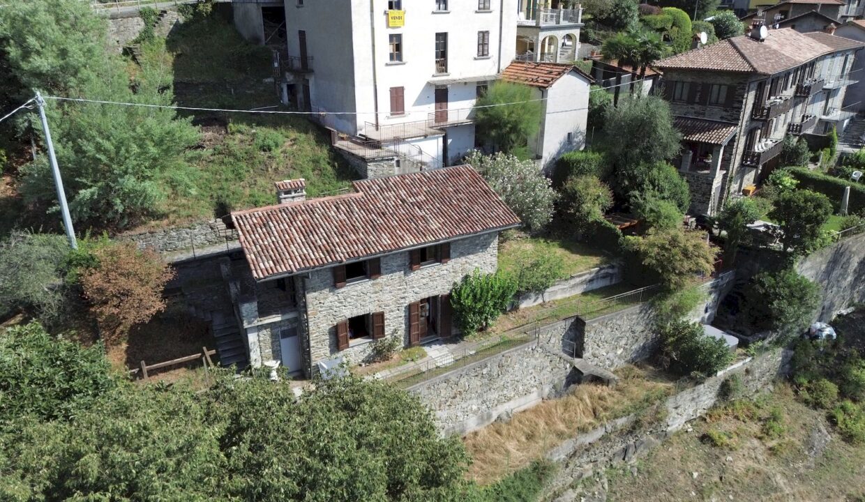 Rustico Indipendente con Giardino e Vista Lago San Siro