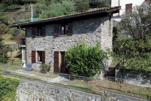 Rustico Indipendente con Giardino e Vista Lago San Siro