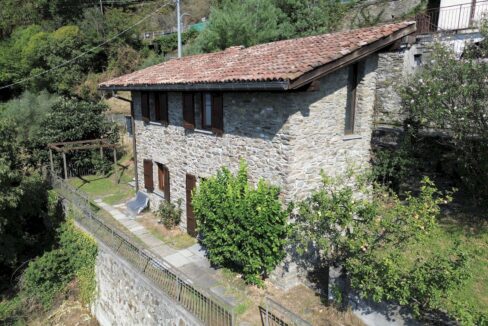 Rustico Indipendente con Giardino e Vista Lago San Siro