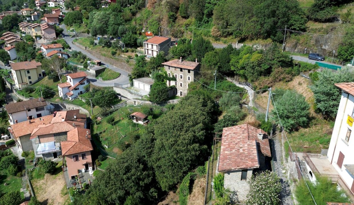 Rustico Indipendente con Giardino e Vista Lago San Siro