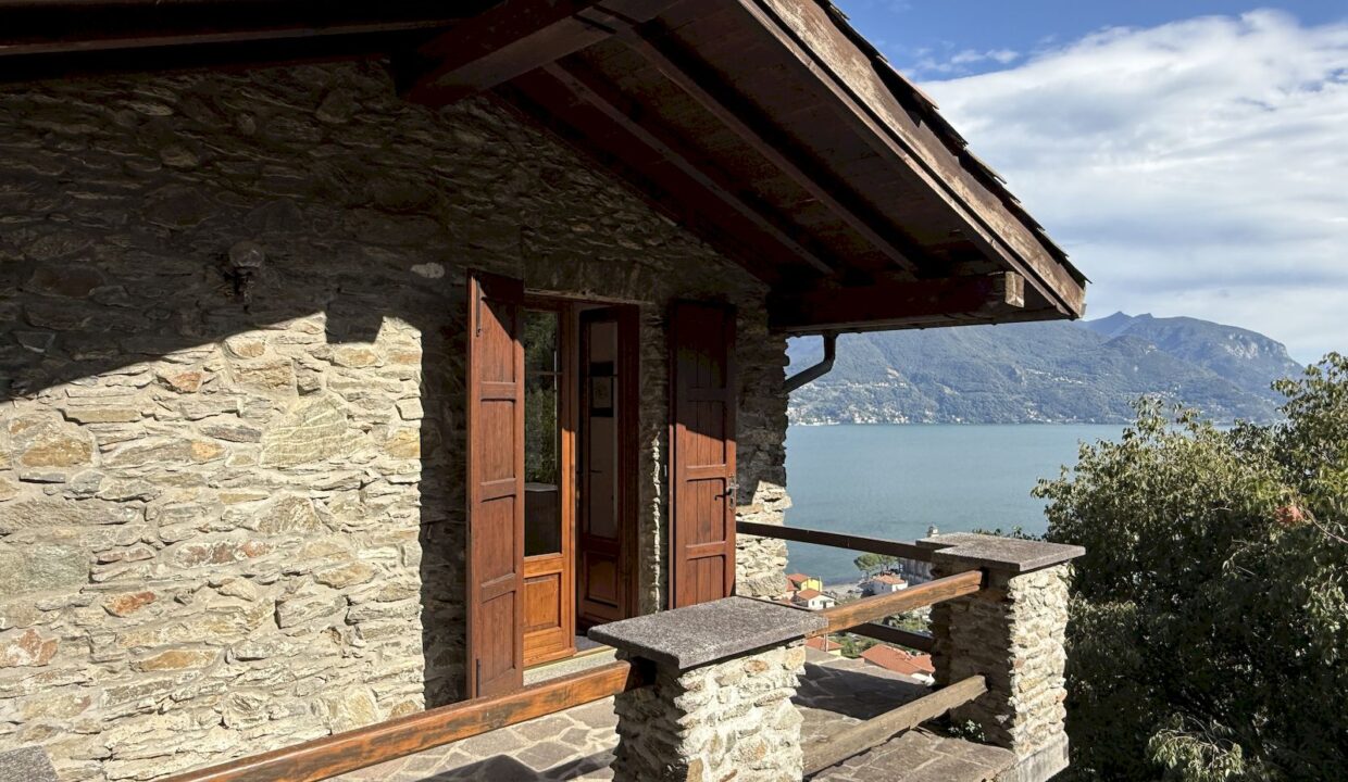 Rustico Indipendente con Giardino e Vista Lago San Siro