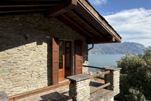 Rustico Indipendente con Giardino e Vista Lago San Siro