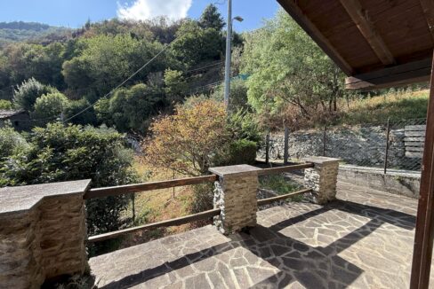 Rustico Indipendente con Giardino e Vista Lago San Siro