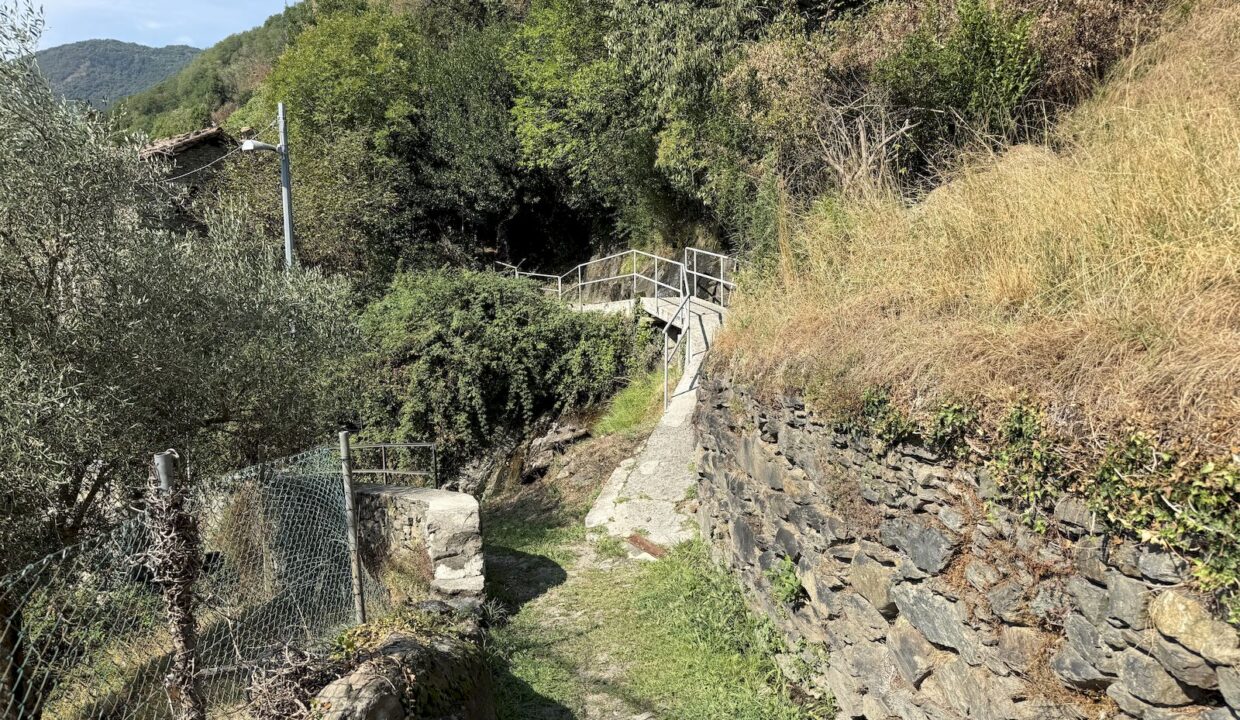 Rustico Indipendente con Giardino e Vista Lago San Siro