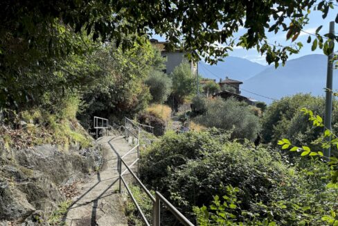 Rustico Indipendente con Giardino e Vista Lago San Siro