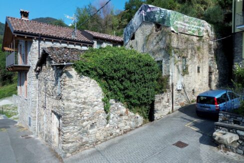 Lago di Como – Domaso | Rustico in pietra da ristrutturare con spettacolare vista lago – € 220.000