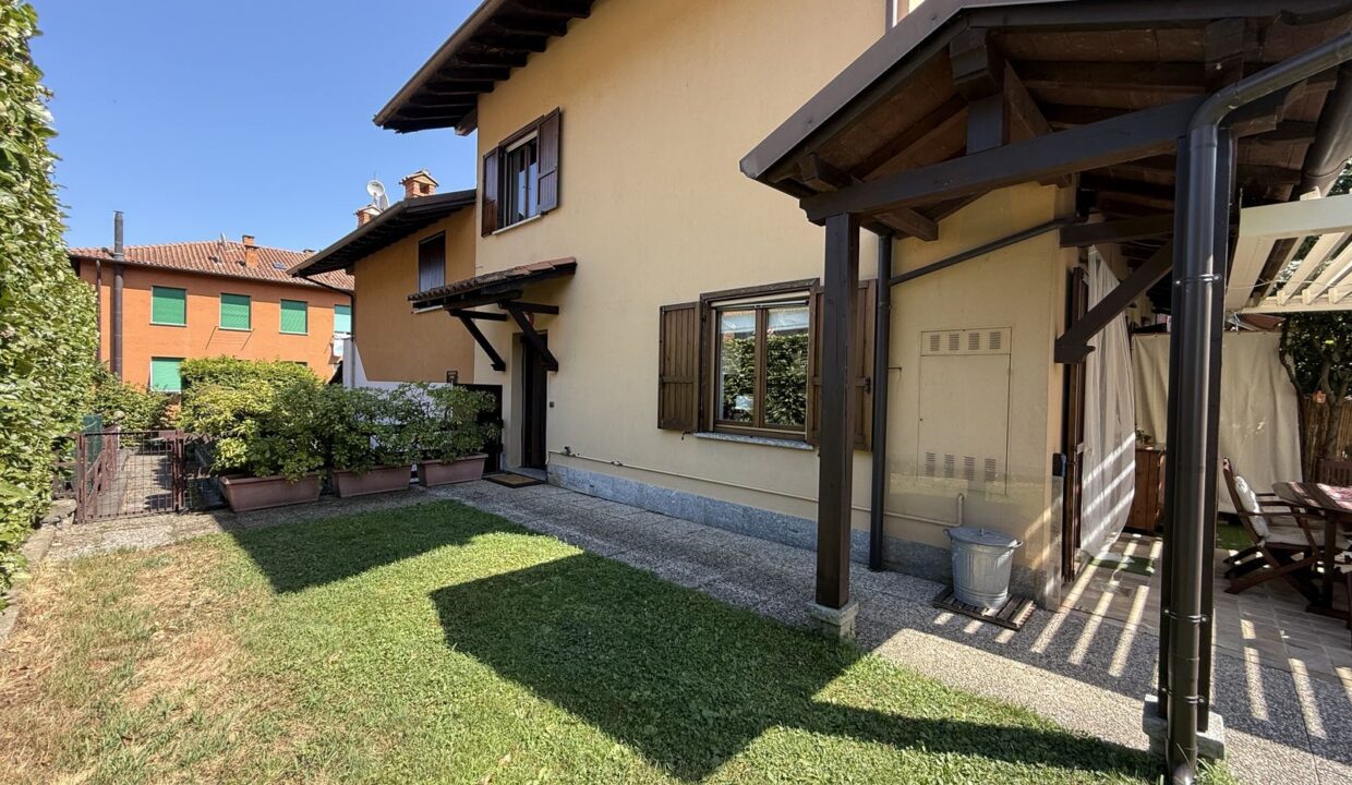 Casa Gravedona ed Uniti con Giardino e Garage Lago di Como