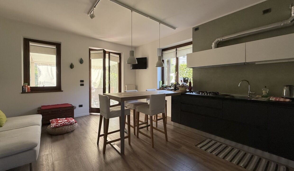 Casa Gravedona ed Uniti con Giardino e Garage Lago di Como
