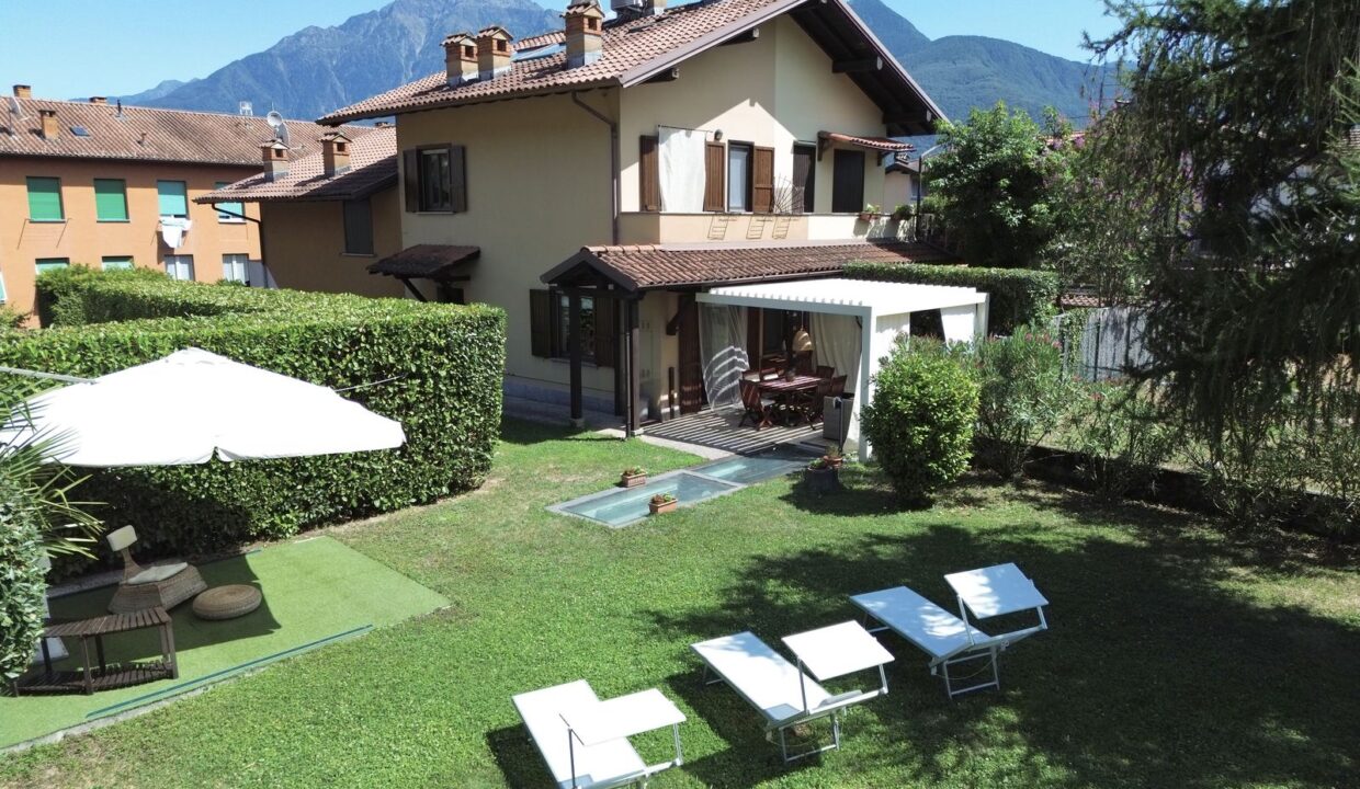 Casa Gravedona ed Uniti con Giardino e Garage Lago di Como