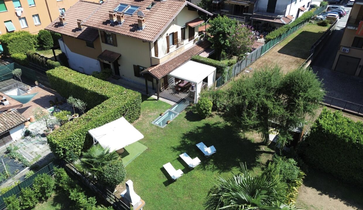 Casa Gravedona ed Uniti con Giardino e Garage Lago di Como