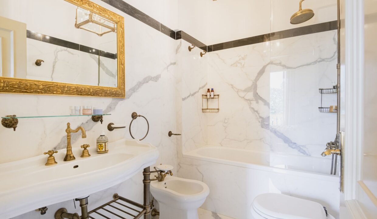 Prestigioso Appartamento Fronte Lago Como - Blevio