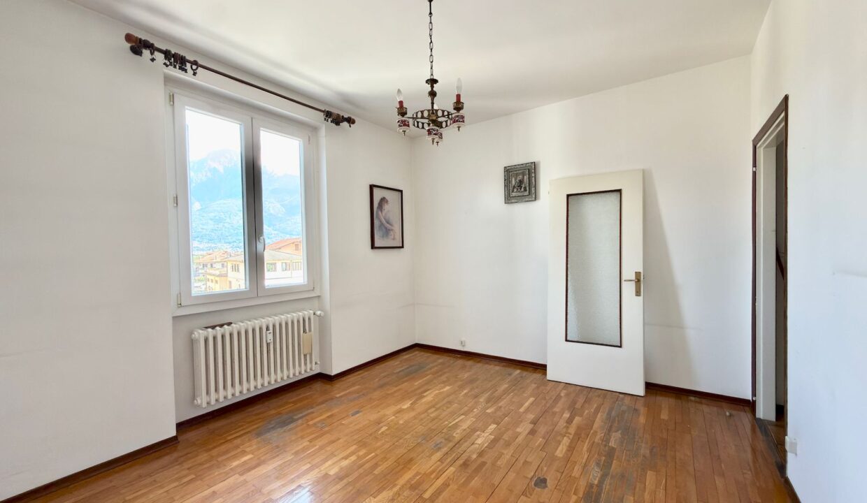 Domaso Appartamento con Balcone e Garage