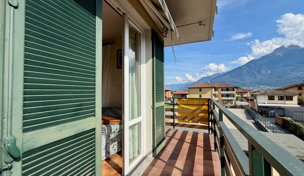 Domaso Appartamento con Balcone e Garage