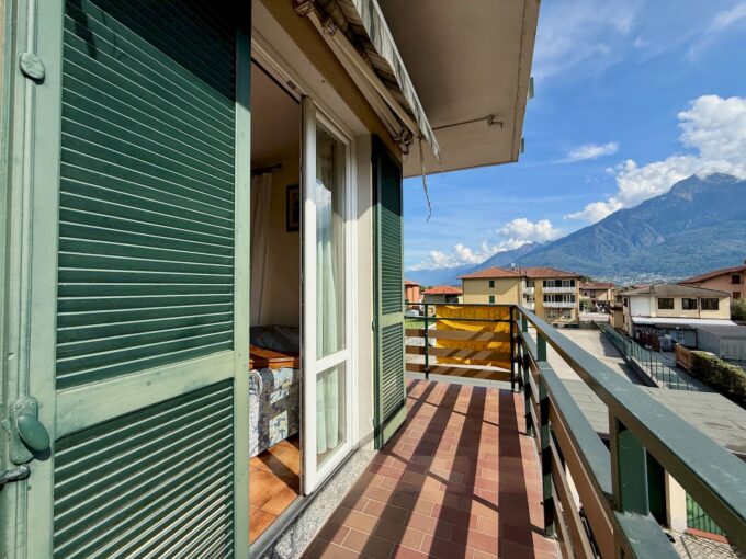 Domaso Appartamento con Balcone e Garage
