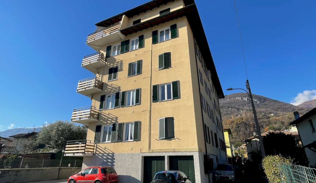 Domaso Appartamento con Balcone e Garage