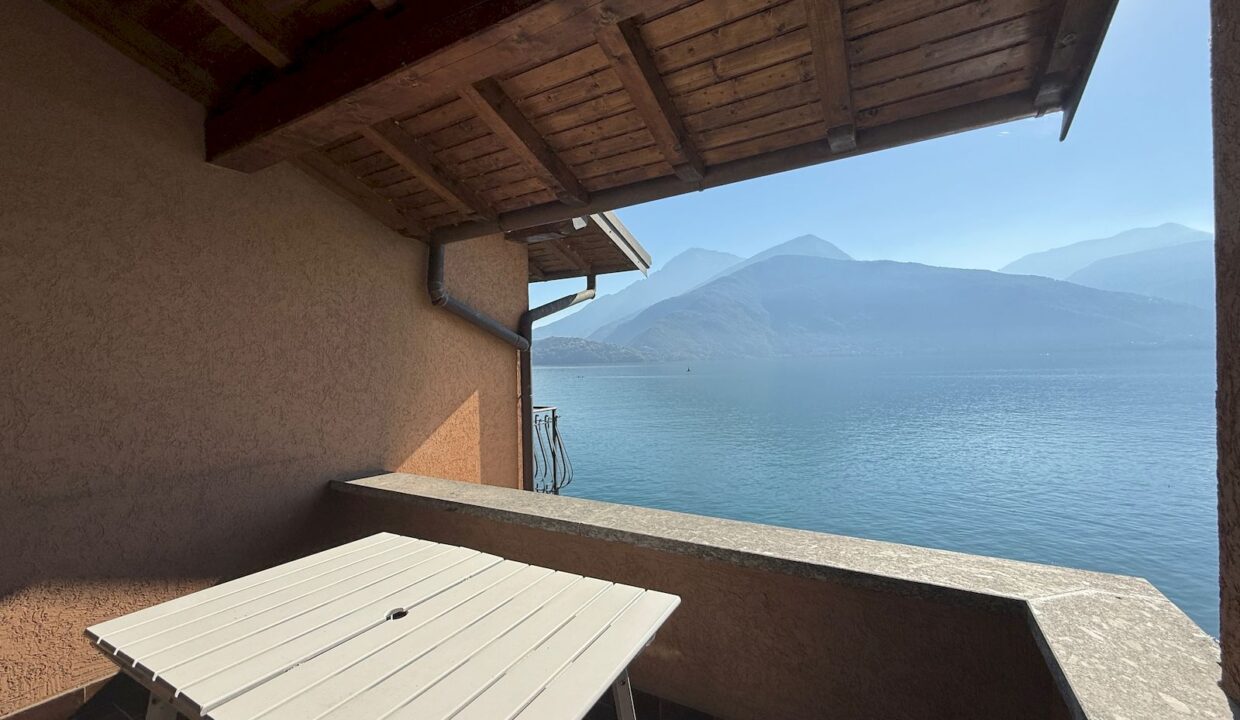 Appartamento Fronte Lago Como Musso
