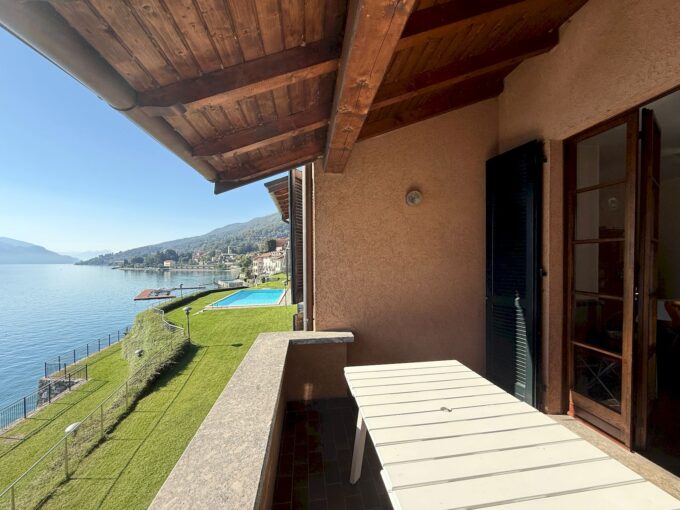 Appartamento Fronte Lago Como Musso