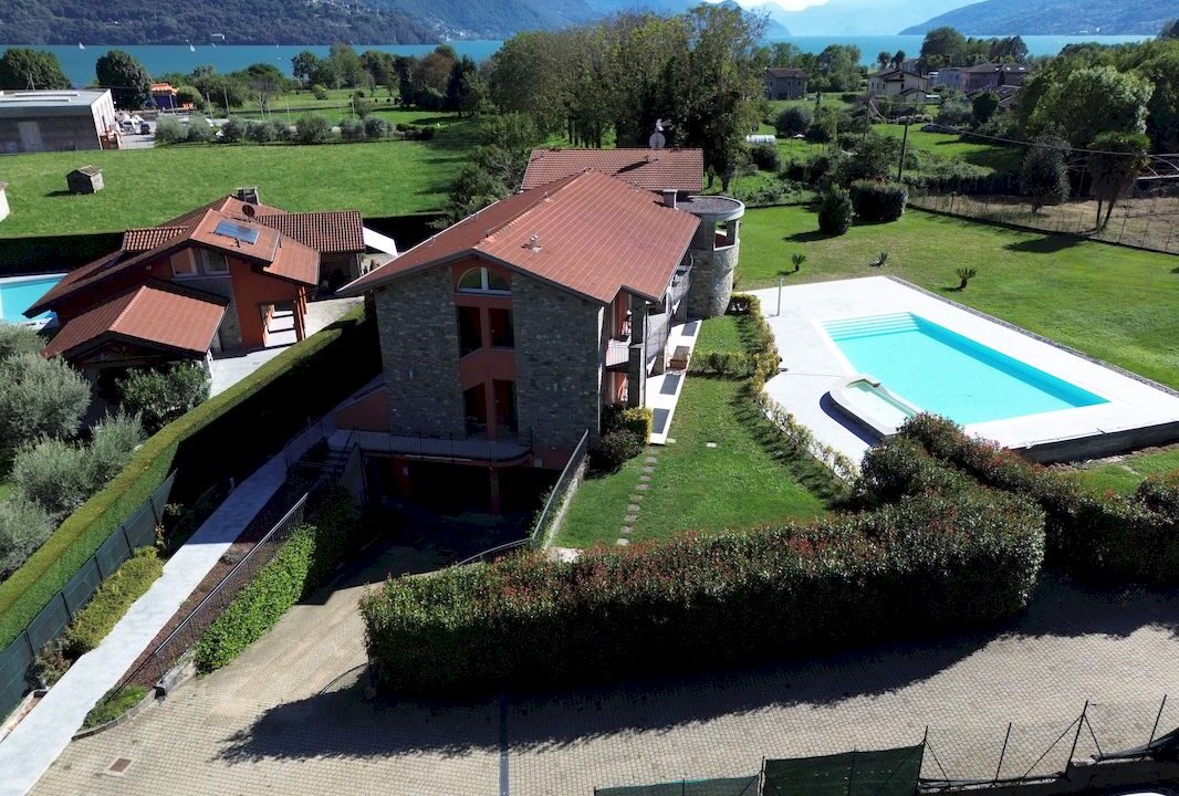 Appartamenti Gravedona ed Uniti con Piscina