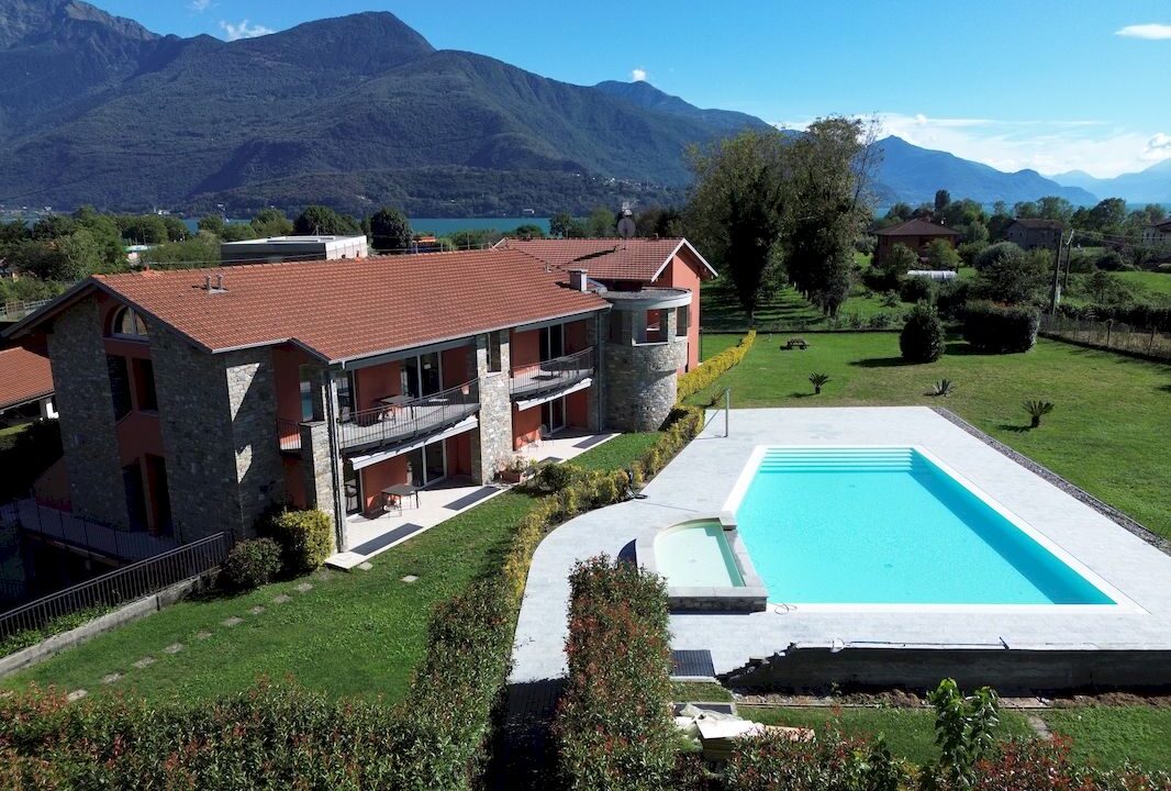 Appartamenti Gravedona ed Uniti con Piscina