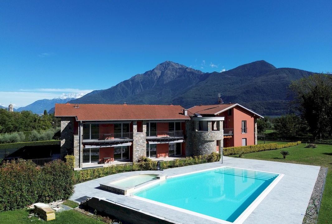 Appartamenti Gravedona ed Uniti con Piscina