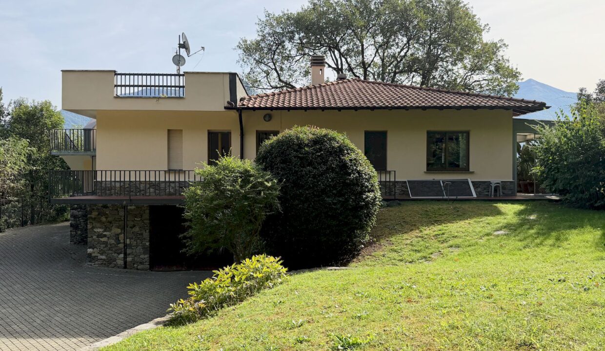 Villa Vista Lago Como con Terreno - Pianello del Lario