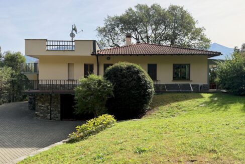 Villa Vista Lago Como con Terreno - Pianello del Lario