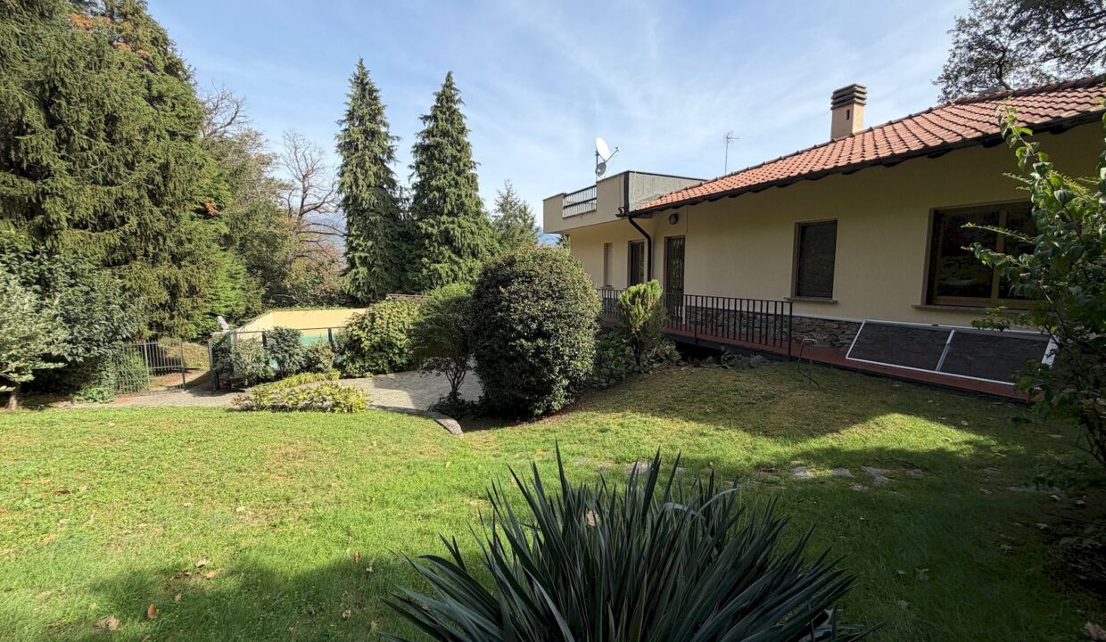 Villa Vista Lago Como con Terreno - Pianello del Lario