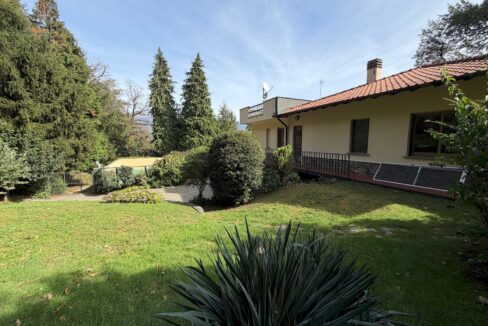 Villa Vista Lago Como con Terreno - Pianello del Lario