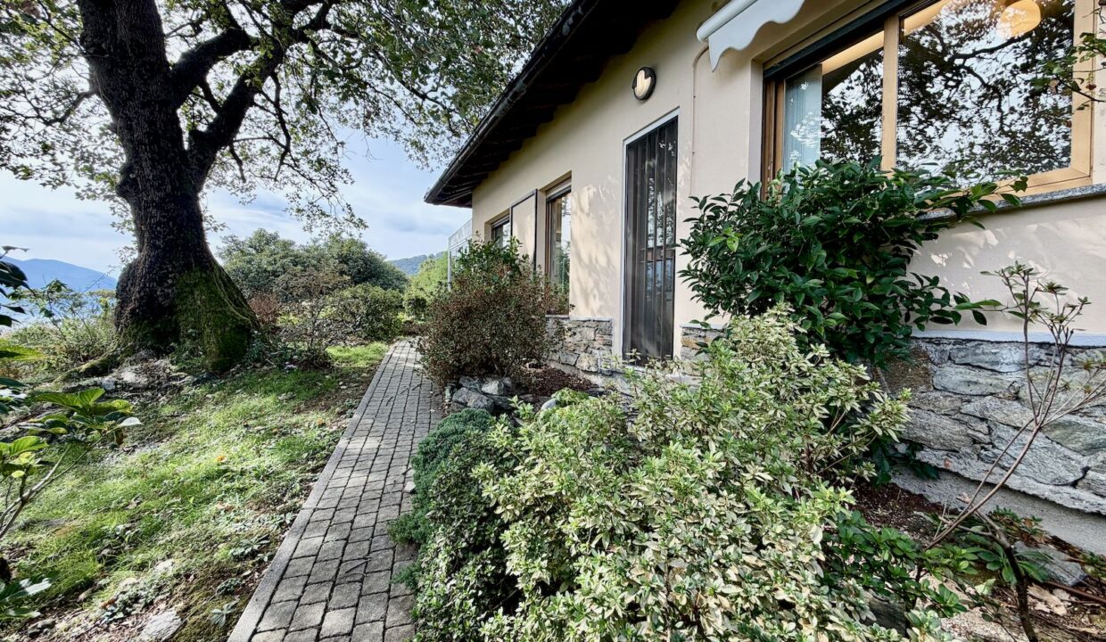 Villa Vista Lago Como con Terreno - Pianello del Lario