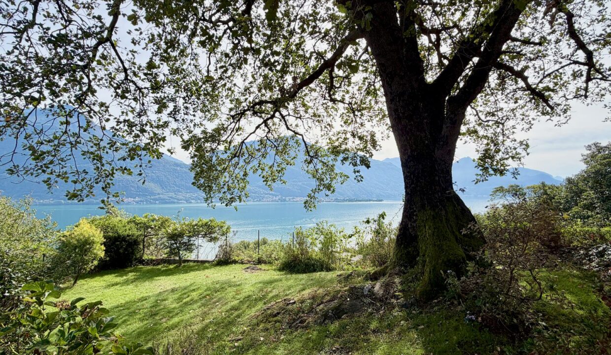 Villa Vista Lago Como con Terreno - Pianello del Lario