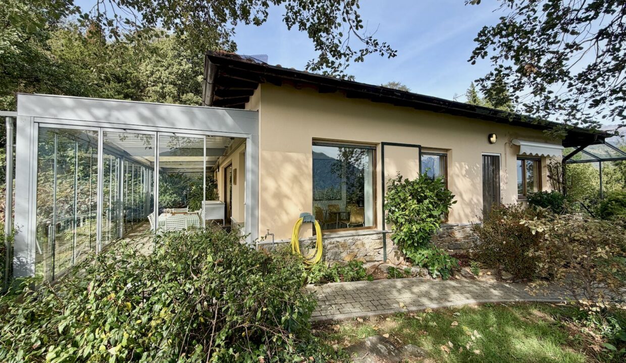 Villa Vista Lago Como con Terreno - Pianello del Lario