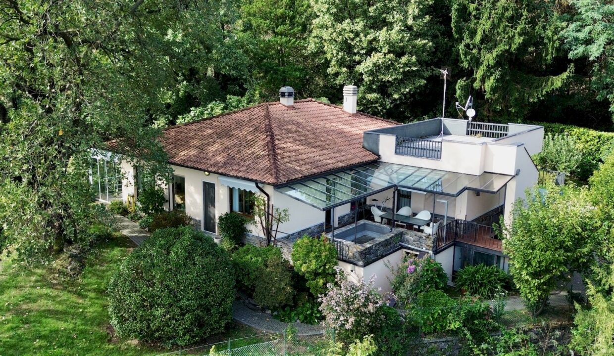 Villa Vista Lago Como con Terreno - Pianello del Lario