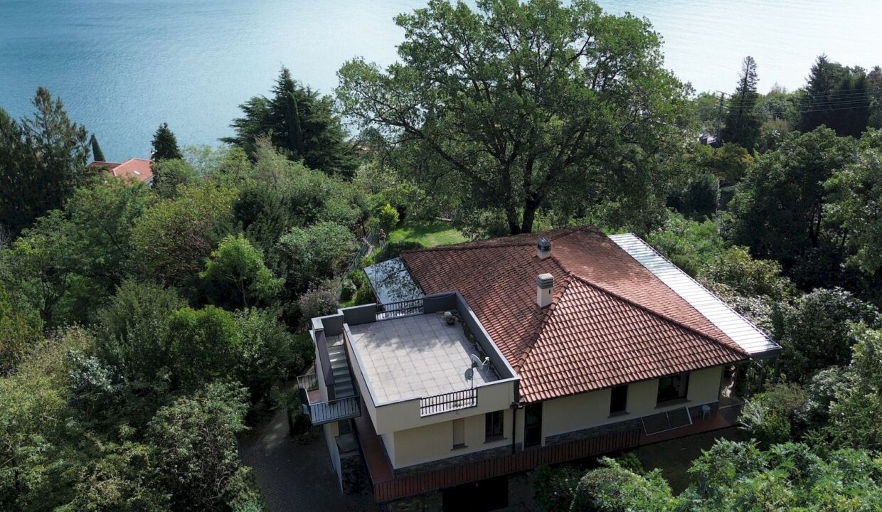 Villa Vista Lago Como con Terreno - Pianello del Lario