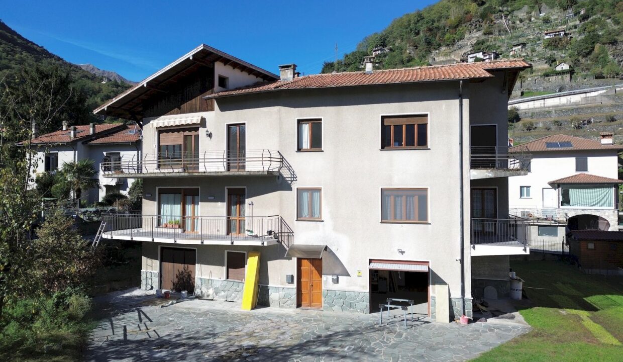 Appartamento con Terrazzi e Garage Dongo Lago Como