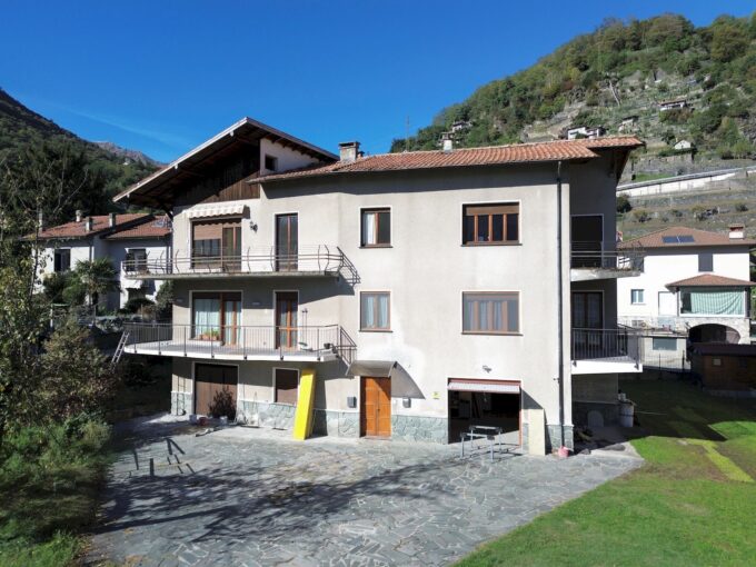 Appartamento con Terrazzi e Garage Dongo Lago Como